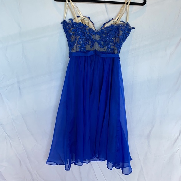 Prom dress - Picture 2 of 4